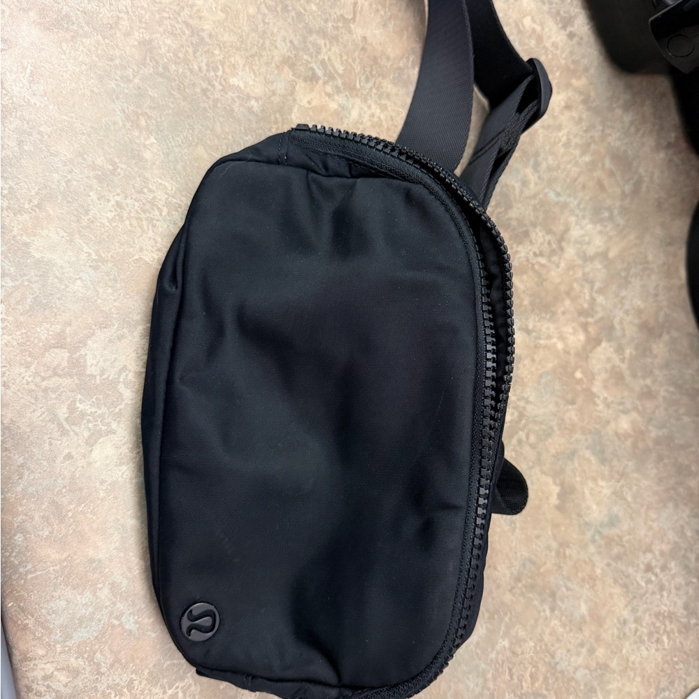 Lululemon Everywhere Belt Bag